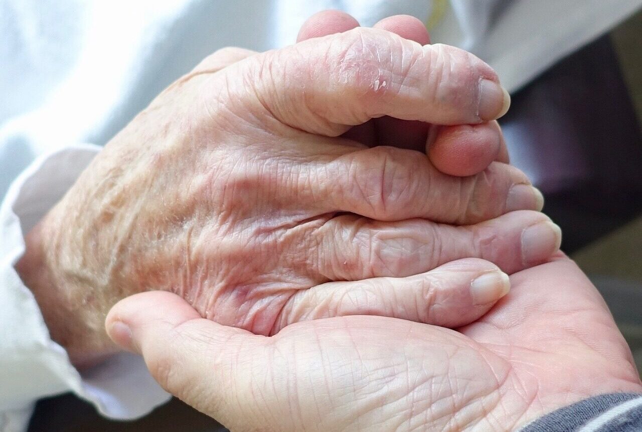 hand-3699825_1280_P
